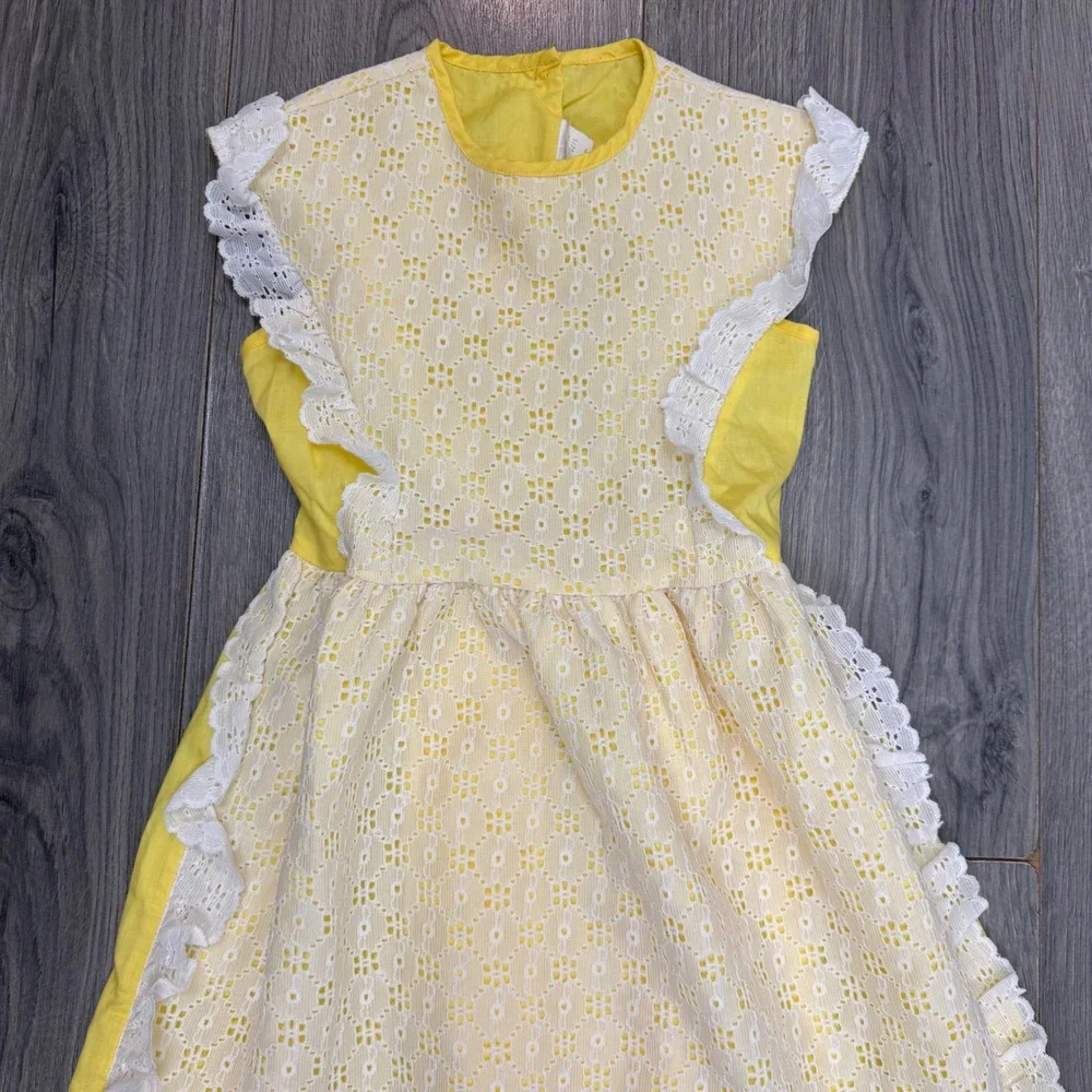 Vintage 70s Montgomery Ward Girls Yellow Prairie Maxi Dress Eyelet Lace Size 6‎